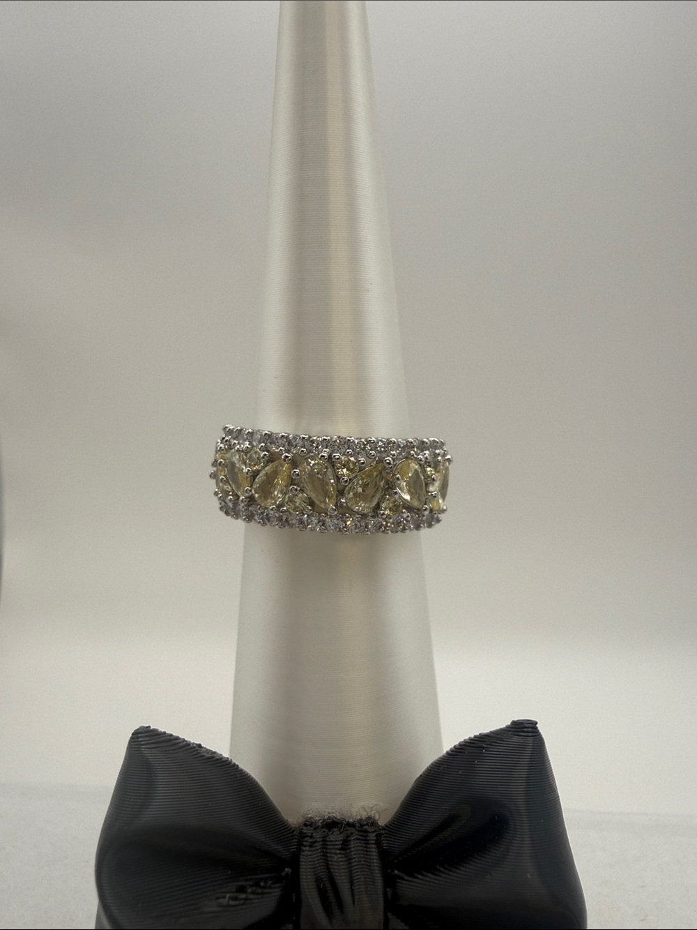 Bomb Party Lemon on Rhodium Size 7